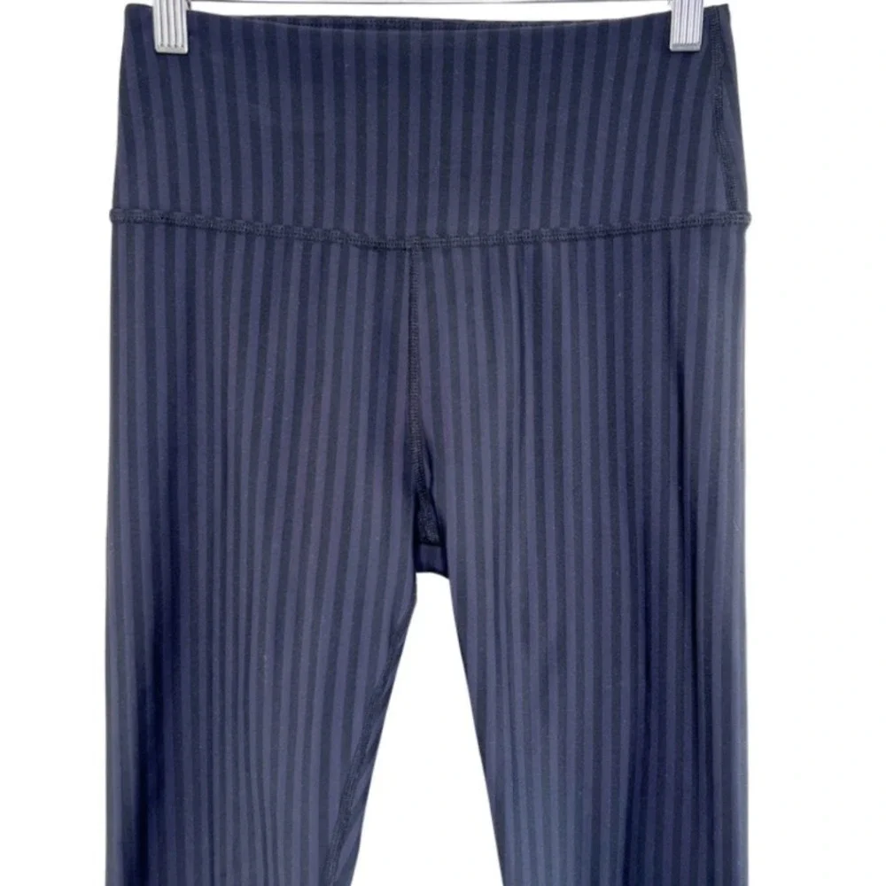 Beyond Yoga Caught In The Midi‎ High Waist Pinstripe Leggings Womens Size Medium